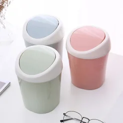 3 Mini Skraldespande i Plastik, Lille Bord-Skraldespand med Roterende Låg, til Hjemmet, Kontoret, Køkkenet, Toiletbordet, Soveværelset, Badeværelset (Blå+Grøn+Pink) | Fyndiq