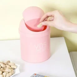 20 stk. 13 cm Kreative Mini Skrivebords Skraldespand med Drejeligt Låg, Lille Sikker Affaldsspand, Plastik Affaldskurv, Velegnet til