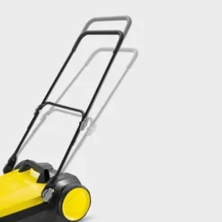 KARCHER S 4 Twin mekanisk fejemaskine - 20 L beholder - 2 sidebørster - 2400 m²/h Gul svart