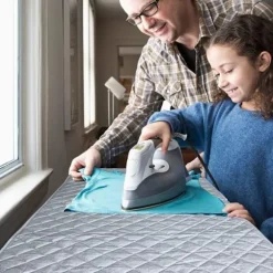 Rejse Strygebræt, Magnetisk Overflade Strygebræt Alternativ med Bærbar Strygemåtte til Vatteret Betræk, Kompakt Opbevaring og Holdbar Varme