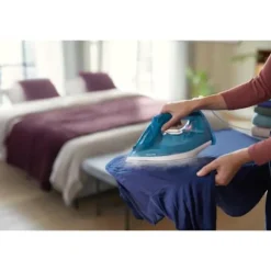 Strygejern - PHILIPS - DST3040/70 - Damp med integreret kalksystem - 40gr/min kontinuerlig damp - 2400W - Blå Turkis