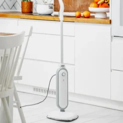 1300W dampmoppe med hurtig opvarmning og komplet tilbehørssæt